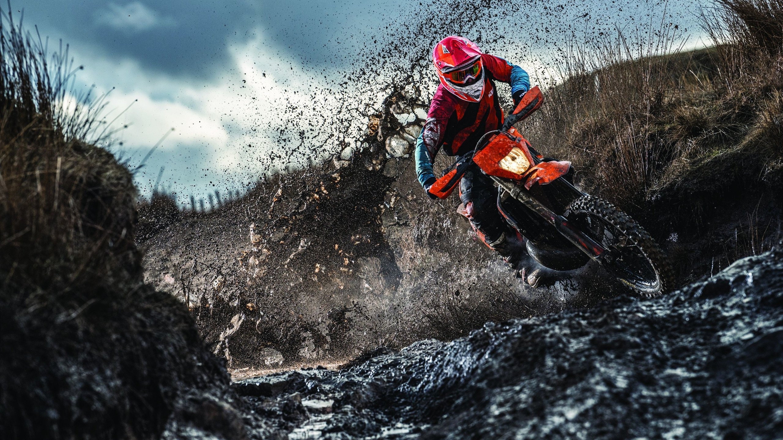 爱游戏娱乐-观众席上的感动瞬间，观众感动落泪的节目视频